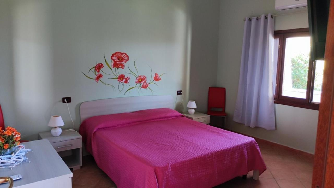 Casa L'Ulivariu Affittacamere San Teodoro  Exteriér fotografie