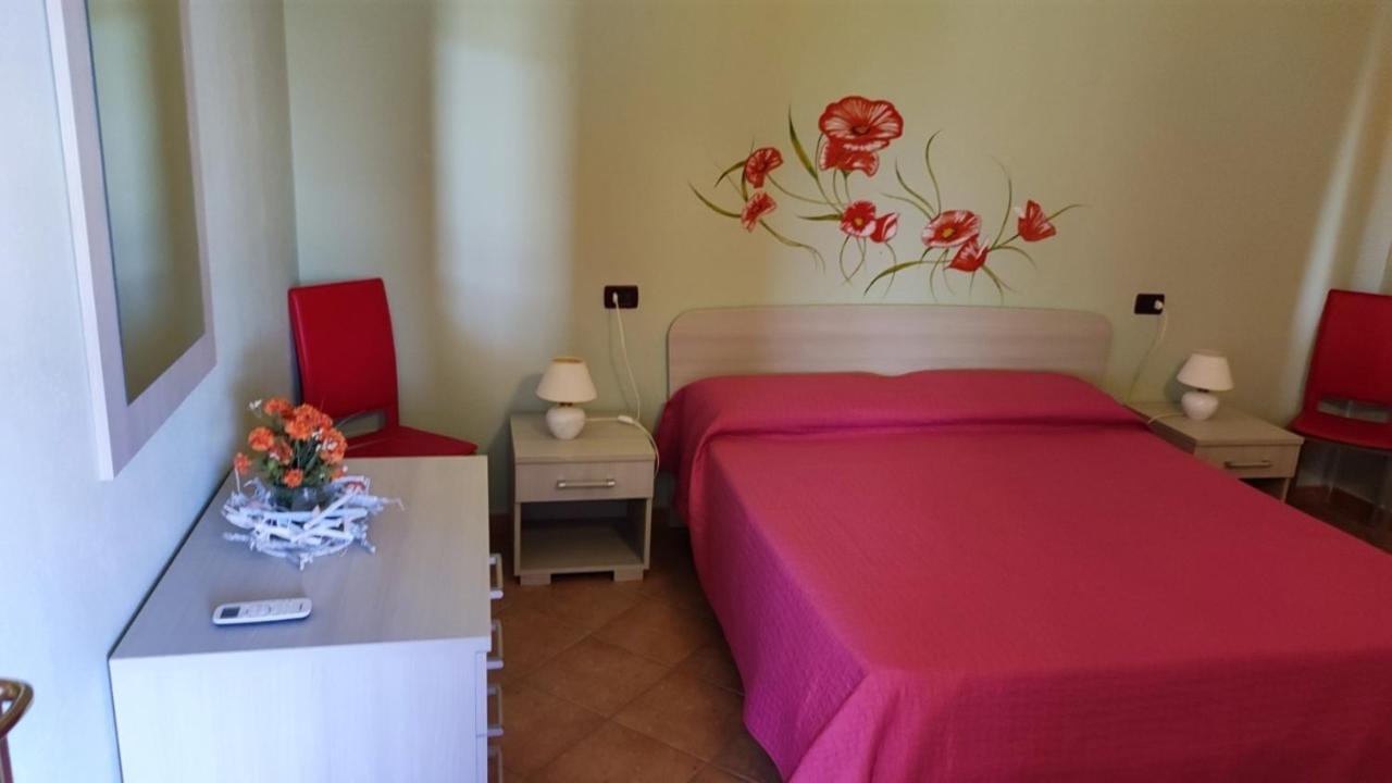 Casa L'Ulivariu Affittacamere San Teodoro  Exteriér fotografie